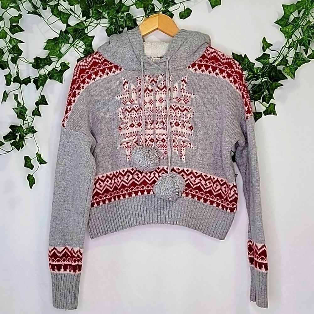 Ruby Moon. Christmas Sweater. Cropped. Pompoms. EUC. Size Small